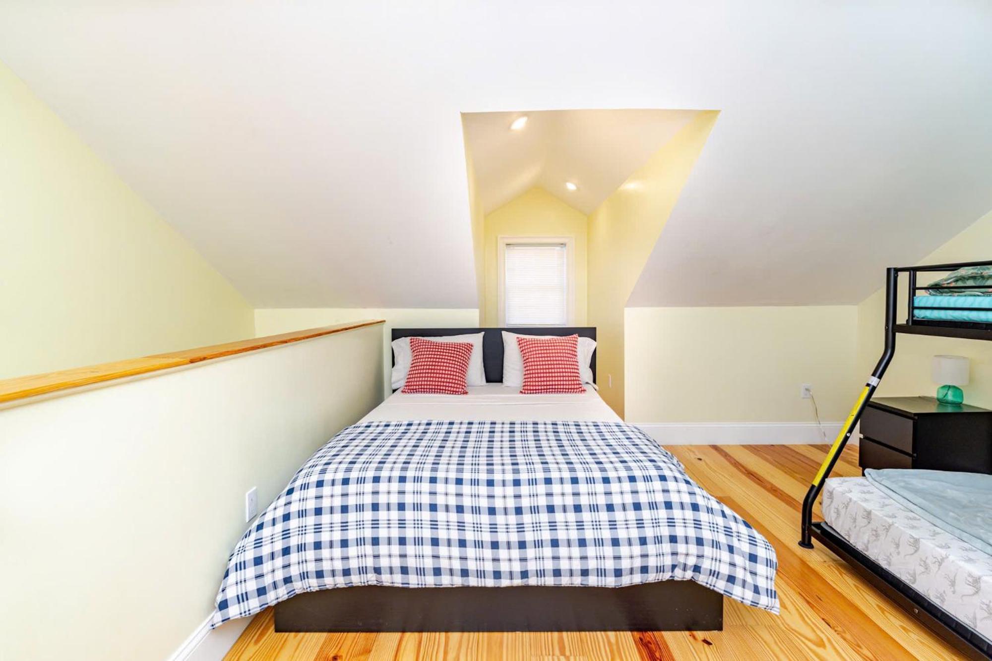 37 - 3Br Quincy - Cozy Townhouse Near Blue Hills Apartment Екстериор снимка