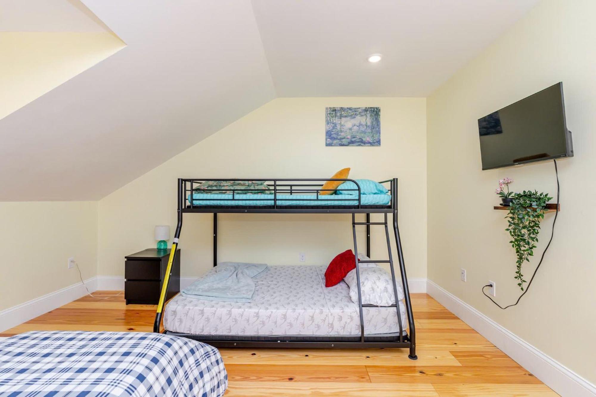 37 - 3Br Quincy - Cozy Townhouse Near Blue Hills Apartment Екстериор снимка